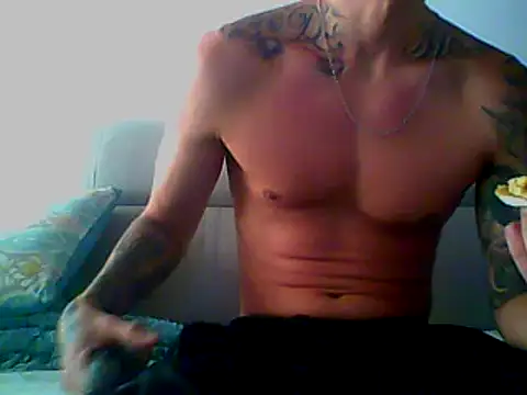 Snapshot of Skater29xx2 chatting on 02/19/25, 04:11 Skater29xx2 online show from 02/19/25, 04:11
