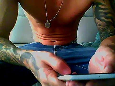 Snapshot of Skater29xx2 chatting on 03/03/25, 07:49 Skater29xx2 online show from 03/03/25, 07:49
