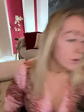 Snapshot of ChristyAdair chatting on 12/09/24, 03:22 ChristyAdair online show from 12/09/24, 03:22