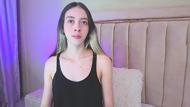 Snapshot of sophiia_grey_1 chatting on 05/18/26, 11:10 sophiia grey 1 online show from 05/18/26, 11:10
