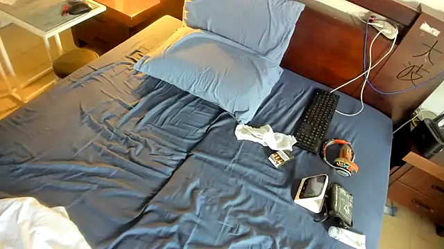 CTPuIITu3 online show from 09/19/25, 04:03