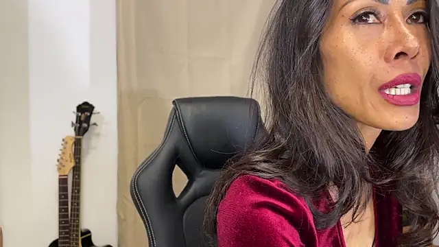 Snapshot of TheWildMiu chatting on 02/24/25, 08:36 TheWildMiu online show from 02/24/25, 08:36