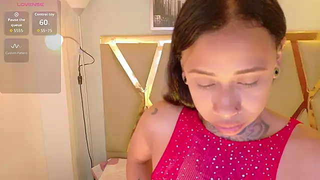 Snapshot of cattaleeyaa chatting on 10/17/25, 12:52 cattaleeyaa online show from 10/17/25, 12:52