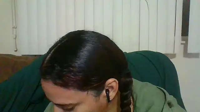 Snapshot of ExoticVibes69 chatting on 10/21/25, 10:54 ExoticVibes69 online show from 10/21/25, 10:54