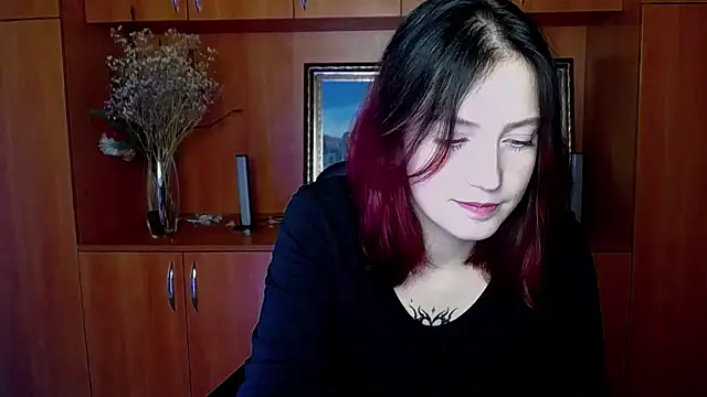 Snapshot of BlueberryDi chatting on 10/27/25, 07:12 BlueberryDi online show from 10/27/25, 07:12