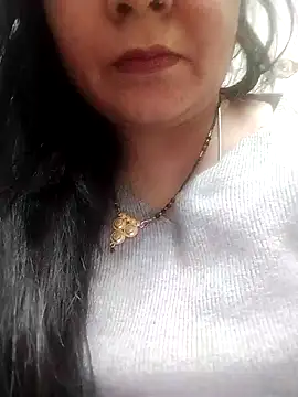 Snapshot of Husnpari20 chatting on 12/17/24, 04:23 Husnpari20 online show from 12/17/24, 04:23