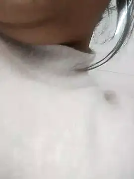 Snapshot of Husnpari20 chatting on 12/20/24, 06:08 Husnpari20 online show from 12/20/24, 06:08