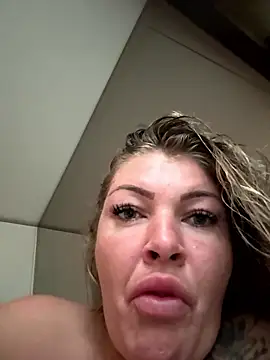 Snapshot of GabyHofstede chatting on 01/11/26, 06:18 GabyHofstede online show from 01/11/26, 06:18