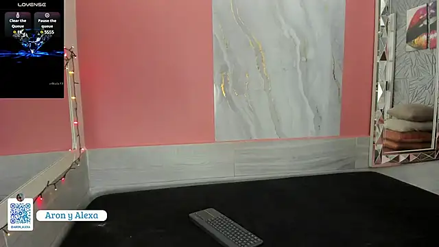 Snapshot of aron_alexa chatting on 12/28/24, 01:17 aron alexa online show from 12/28/24, 01:17