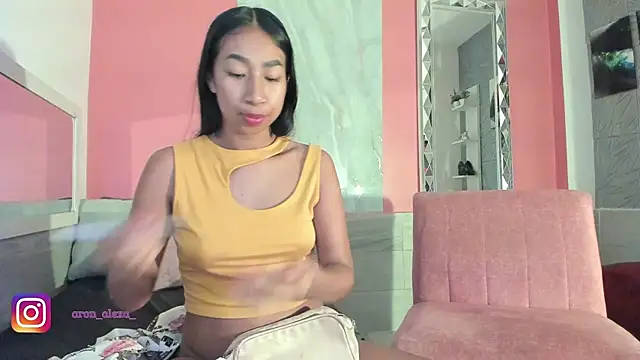 Snapshot of aron_alexa chatting on 03/19/25, 04:24 aron alexa online show from 03/19/25, 04:24