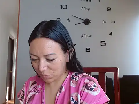 Laura martin  online show from 01/18/25, 01:51