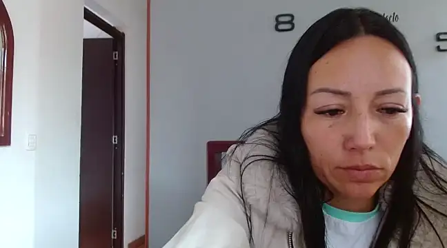 Laura martin  online show from 01/24/25, 04:06