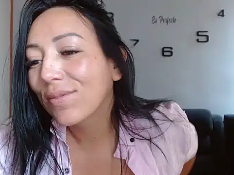 Laura martin  online show from 01/25/25, 01:52