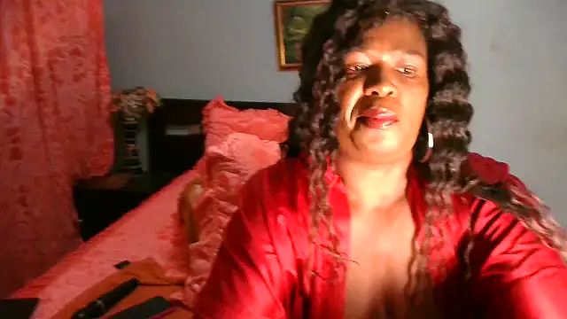 Snapshot of TALLNSEXY48 chatting on 11/04/25, 12:21 TALLNSEXY48 online show from 11/04/25, 12:21