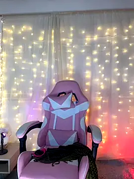 Snapshot of Juanelopez1 chatting on 09/15/25, 12:21 Juanelopez1 online show from 09/15/25, 12:21