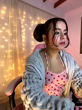 Snapshot of Juanelopez1 chatting on 10/27/25, 01:31 Juanelopez1 online show from 10/27/25, 01:31