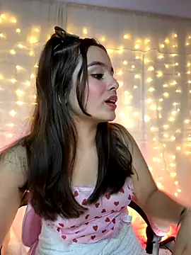 Snapshot of Juanelopez1 chatting on 11/12/25, 03:18 Juanelopez1 online show from 11/12/25, 03:18