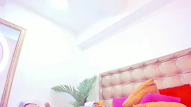 sophie-newton online show from 01/23/25, 03:22