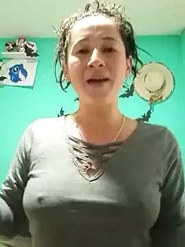 emilypoppy3 online show from 12/05/24, 07:06