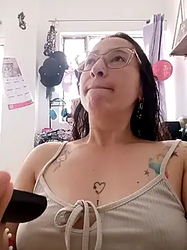 emilypoppy3 online show from 05/08/26, 12:43