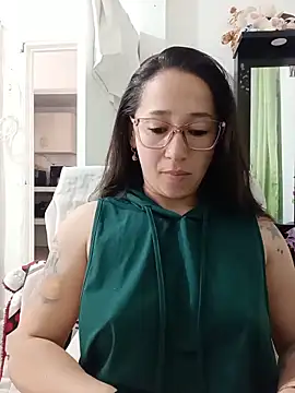 emilypoppy3 online show from 06/19/26, 07:17