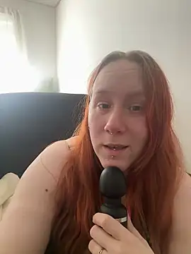 Snapshot of MaraNightmare chatting on 02/16/25, 01:05 MaraNightmare online show from 02/16/25, 01:05