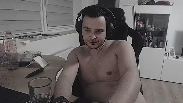 SharkLuigi online show from 09/29/25, 10:47