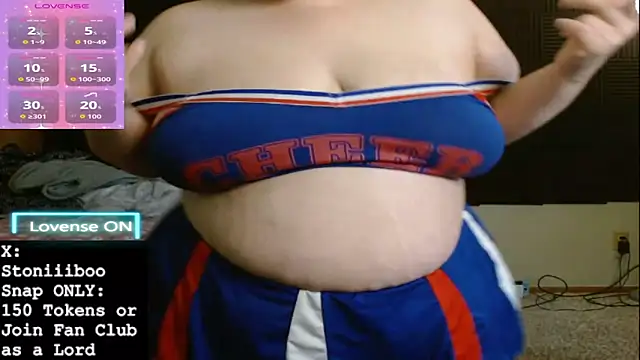 Snapshot of Stoniiiboo chatting on 12/14/25, 02:33 Stoniiiboo online show from 12/14/25, 02:33