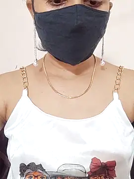 Snapshot of Angleannie chatting on 10/04/25, 03:43 Angleannie online show from 10/04/25, 03:43