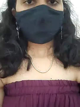 Snapshot of Angleannie chatting on 10/11/25, 04:38 Angleannie online show from 10/11/25, 04:38