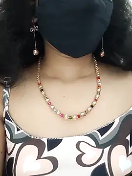 Snapshot of Angleannie chatting on 10/14/25, 04:13 Angleannie online show from 10/14/25, 04:13