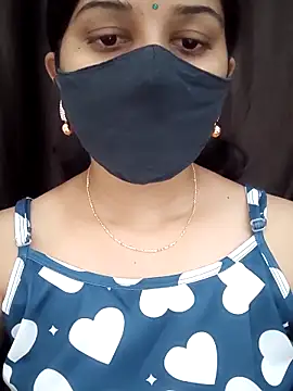 Snapshot of Angleannie chatting on 11/20/25, 01:00 Angleannie online show from 11/20/25, 01:00