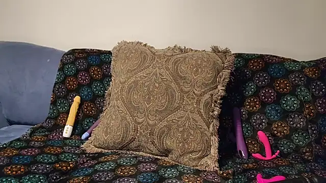 Snapshot of samone9 chatting on 10/07/25, 03:53 samone9 online show from 10/07/25, 03:53