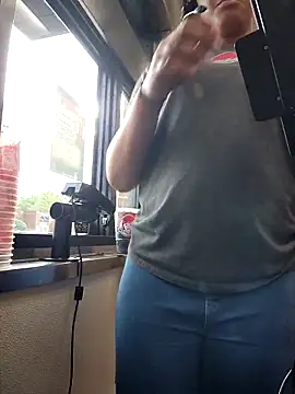 Snapshot of samone9 chatting on 10/15/25, 01:55 samone9 online show from 10/15/25, 01:55