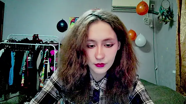 JoannaTompson online show from 10/25/25, 12:40