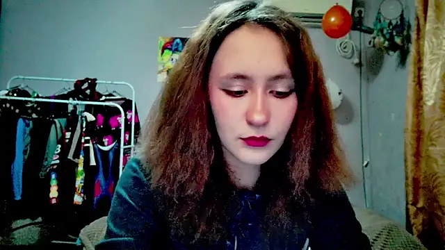 JoannaTompson online show from 10/28/25, 10:45