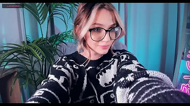 Snapshot of MelissaTetris chatting on 02/12/25, 03:27 MelissaTetris online show from 02/12/25, 03:27
