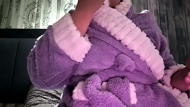 Snapshot of SEXY-ZENA chatting on 10/08/25, 09:23 SEXY-ZENA online show from 10/08/25, 09:23