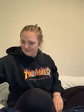cammy2 online show from 12/26/24, 10:20
