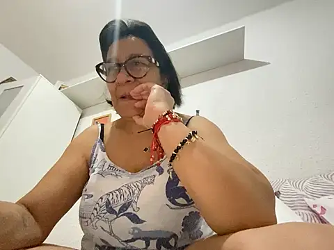 sweeviolet online show from 05/05/26, 06:32