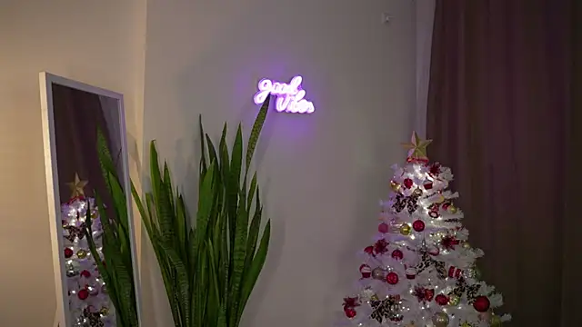 LindaWarners online show from 12/14/24, 08:18