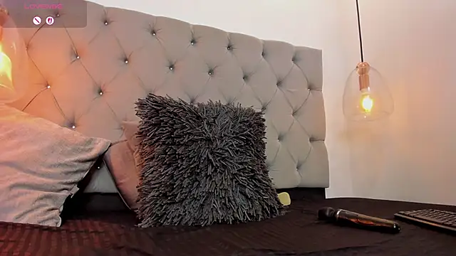 Snapshot of AnnPrices chatting on 02/21/25, 04:16 AnnPrices online show from 02/21/25, 04:16