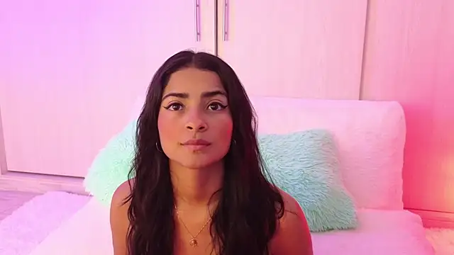 Snapshot of Yues050600 chatting on 12/13/24, 01:26 Yues050600 online show from 12/13/24, 01:26