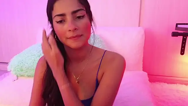 Snapshot of Yues050600 chatting on 12/15/24, 12:51 Yues050600 online show from 12/15/24, 12:51