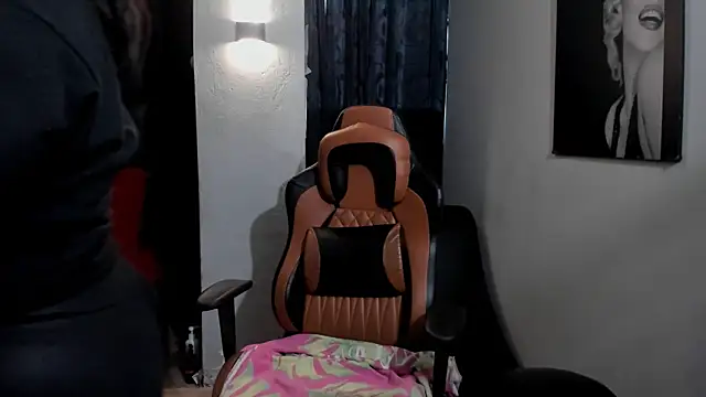 martina foxy  online show from 01/22/25, 11:45