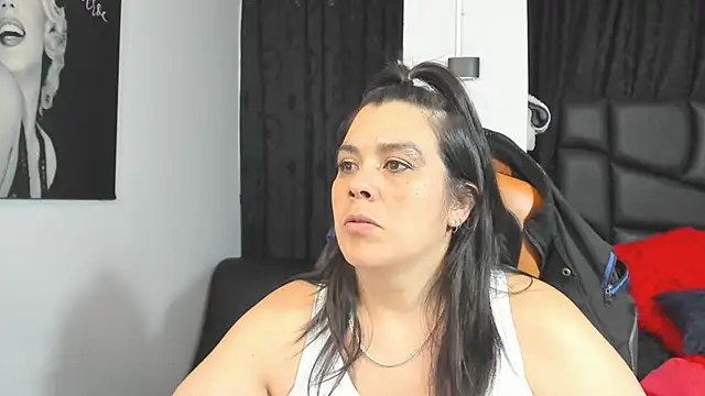 martina foxy  online show from 02/04/25, 11:49