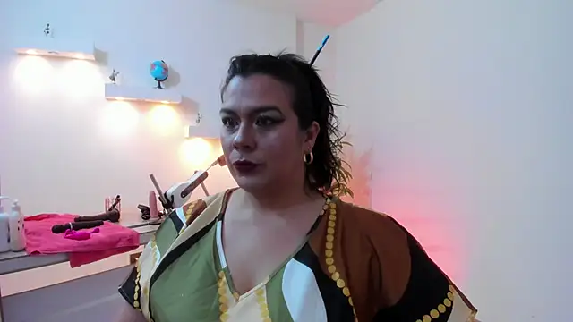 martina foxy  online show from 11/28/25, 12:08