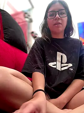 Snapshot of Mila_Morgan chatting on 10/23/25, 03:22 Mila Morgan online show from 10/23/25, 03:22