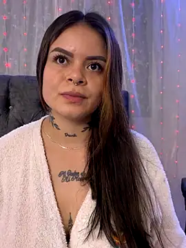 Snapshot of ivanna_rivera chatting on 11/12/25, 08:41 ivanna rivera online show from 11/12/25, 08:41