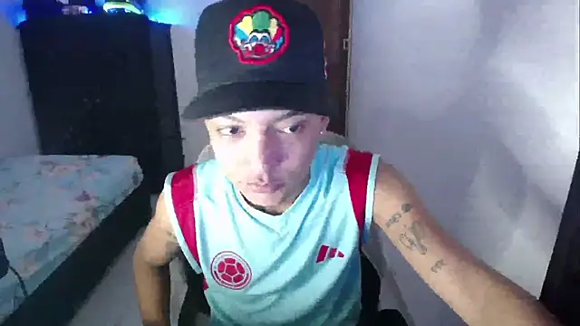 Snapshot of Sxntisaul__ chatting on 02/08/25, 02:05 Sxntisaul online show from 02/08/25, 02:05